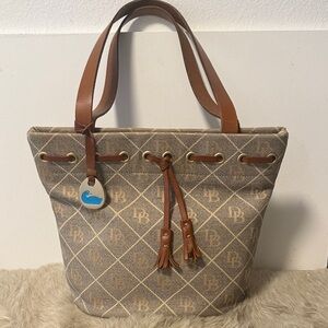 VTG Dooney & Bourke Medium  DB Signature Canvas Leather Bucket Bag Purse USA